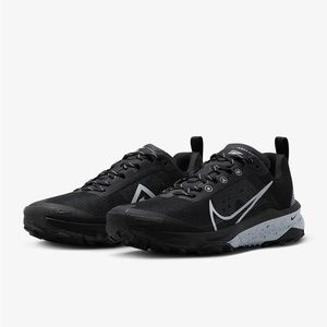 Nike React Terra Kiger 9 Trail Running Shoes in Black/Wolf Grey/size 6